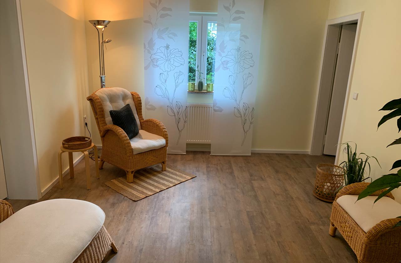 Ferienwohnung Flieder (Foto 03). Ferienpark Hesselhof - Ferienwohnungen und Wellnessanlage in Rimbach, Odenwald. Zu sehen ist das Lesezimmer.